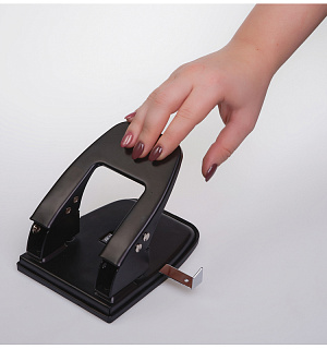 Дырокол OfficeSpace 30л., металлический, черный, с линейкой