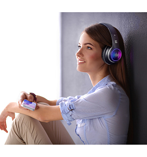 Наушники с микрофоном беспроводные Defender FreeMotion B545, Bluetooth, складные, MicroSD, FM, подсветка, разъем Micro-USB, черный