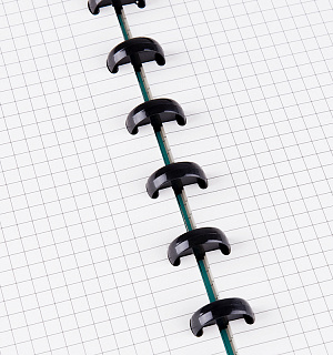 Бизнес-тетрадь В5+, 80л., Berlingo "Eclipse", клетка, на кольцах, с возм. замены блока, 80г/м2, пластик (полифом) обложка, линейка-закладка, красная