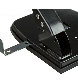 Дырокол Attache Economy до 30 листов, с линейкой, цвет черный