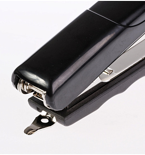 Степлер №10 Berlingo "Comfort" до 16л., пластиковый корпус, черный