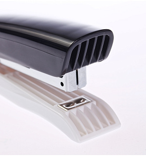 Степлер №10 Berlingo "Blitz" до 10л., пластиковый корпус, черный