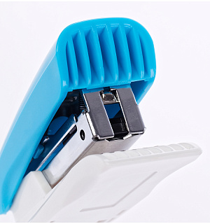 Мини-степлер №24/6, 26/6 Berlingo "Blitz" до 15л., пластиковый корпус, ассорти